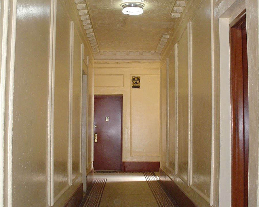 906 Summit Halls 001