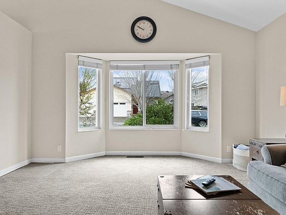 4th image of 114 Melva Court