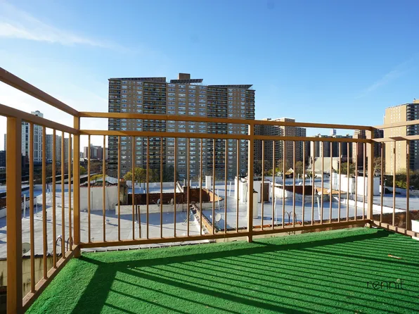 3052 Brighton 01st Street image 3 of 20