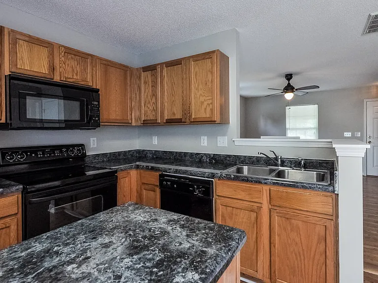 5845 Arbaugh Ct — Photo 7