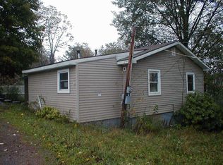 22 Cemetery Rd, Moscow, PA 18444