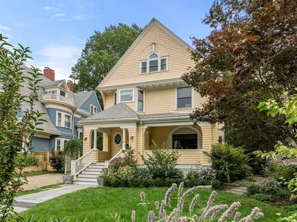 38 Eldredge St, Newton, MA 02458