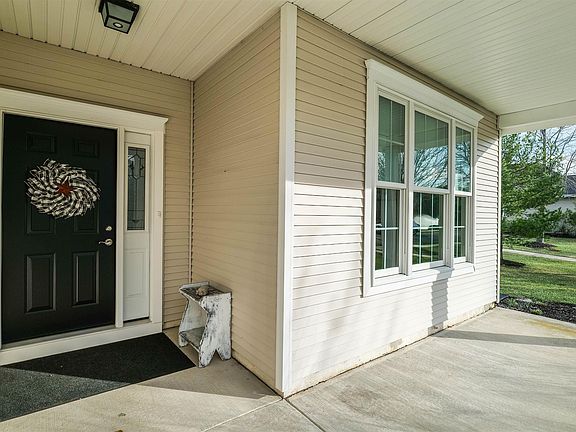 3rd image of 147 Southampton Dr