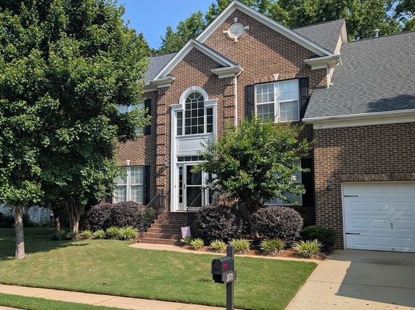 208 Woodland Creek Way