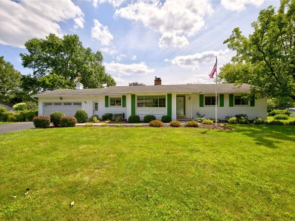 90 City View Dr, Rochester, NY 14625