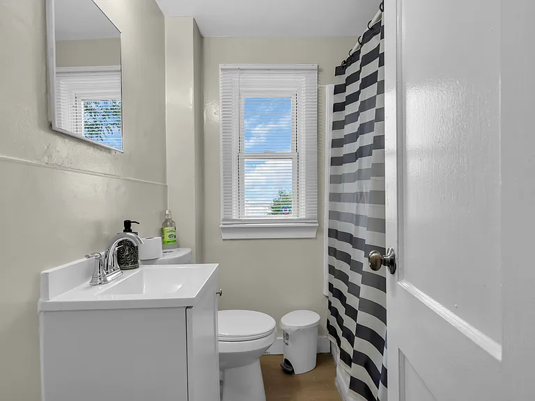 16 S Pear St #8 — Photo 7