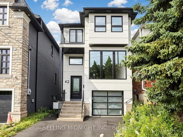 42 Guthrie Ave, Toronto, ON M8Y 3L1