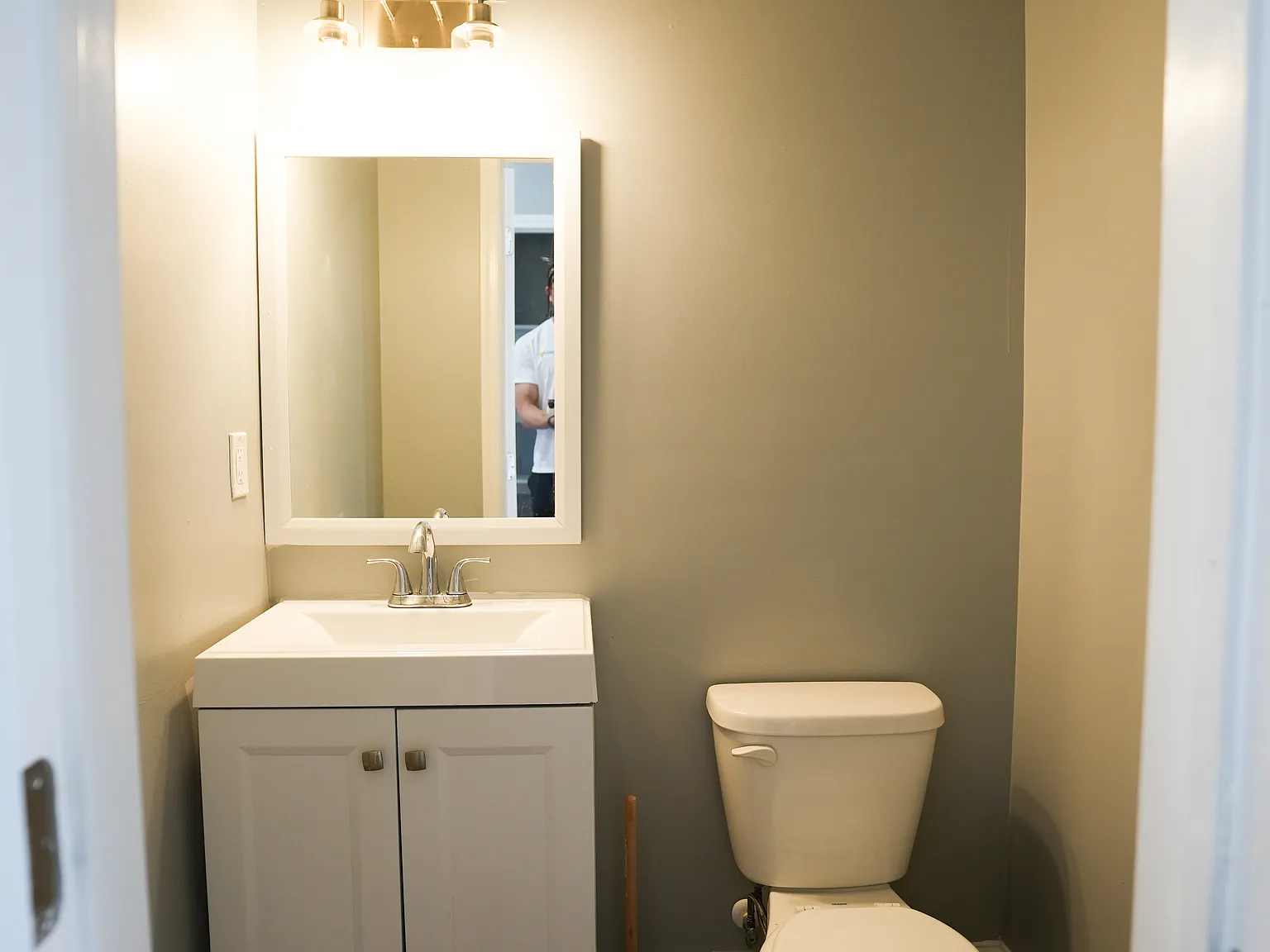 3 bed, 1.5 bath, $2,000 — Photo 3
