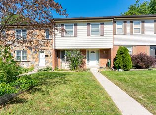 2825 Gananoque Dr #40, Mississauga, ON L5N1V6