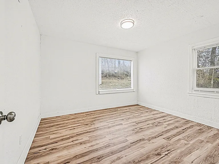 4212 Cleveland Ave — Photo 5