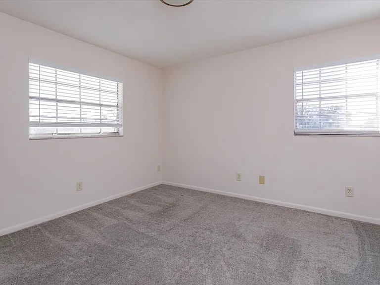 240 Slade Dr — Photo 15