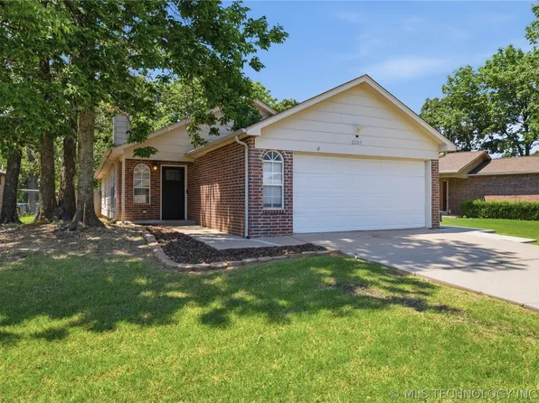 2007 W 57th St S, Tulsa, OK 74107