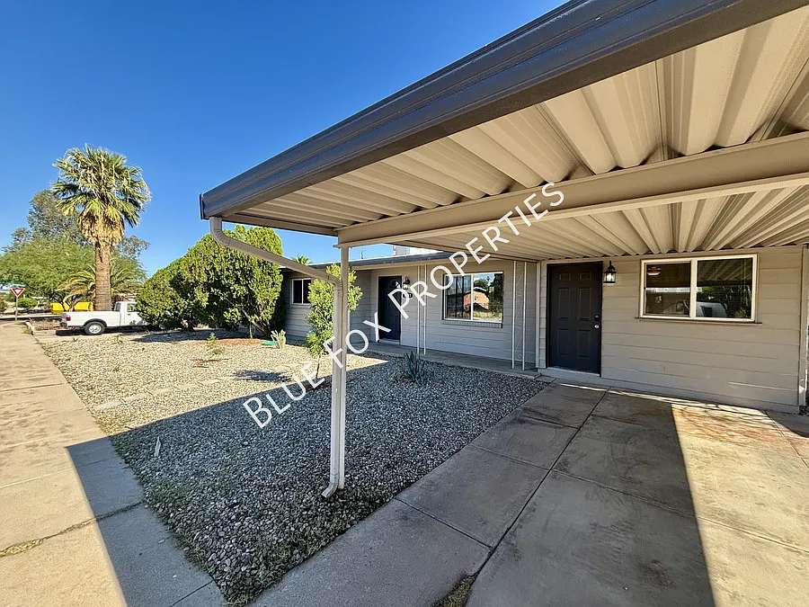 5711 East 13th Street — Photo 2