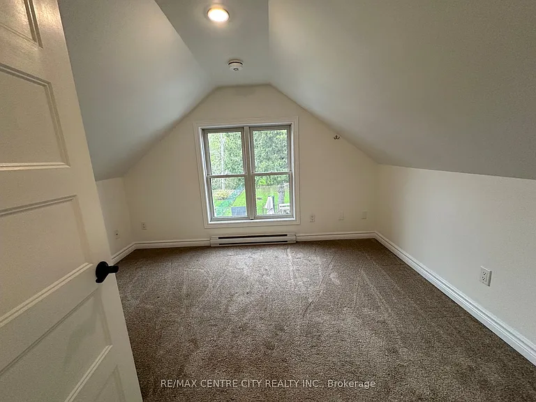 80 Sterling St #UPPER — Photo 13