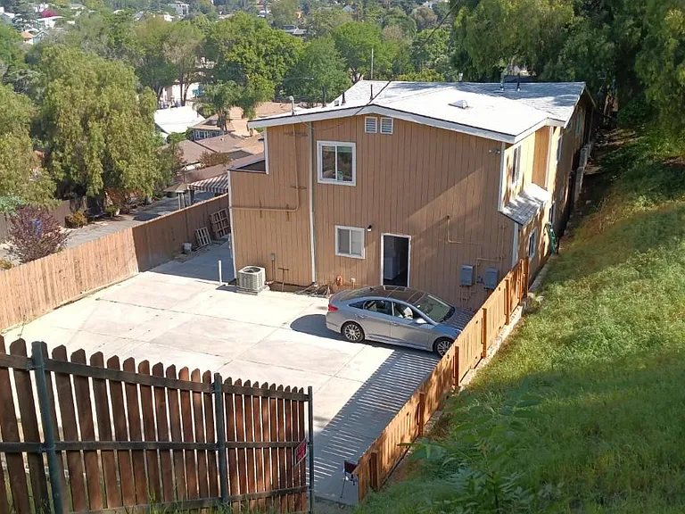 1514 Ewing St — Photo 25