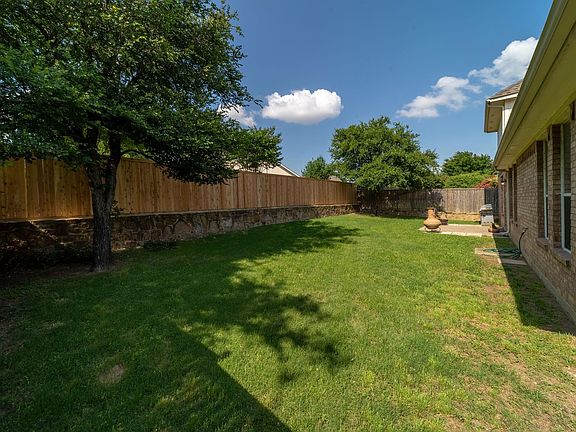 3rd image of 8804 Bear Creek Dr