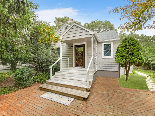 139 Middle Hwy, East Hampton, NY 11937