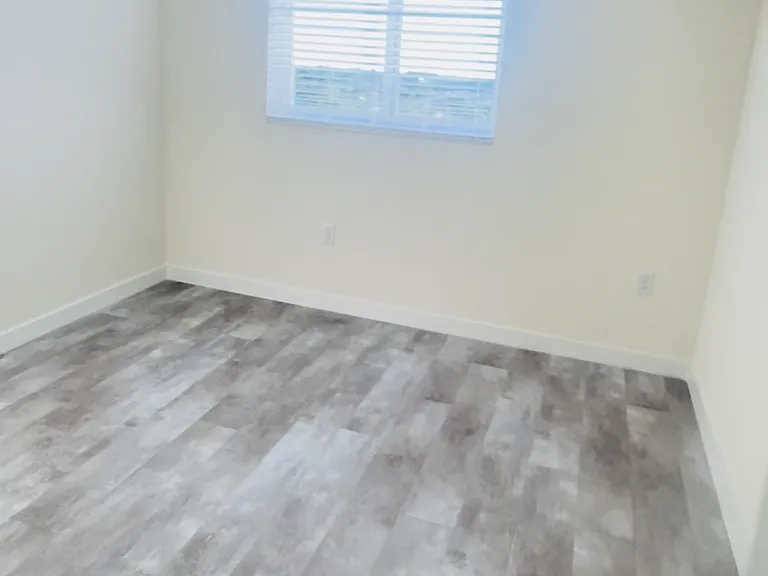 1265 W 31st St #108 — Photo 12