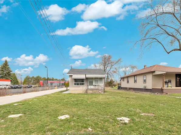 9572 Tecumseh Rd E, Windsor, ON N8R 1A2