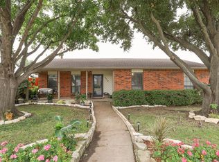2112 Rose Hill Rd, Carrollton, TX 75007