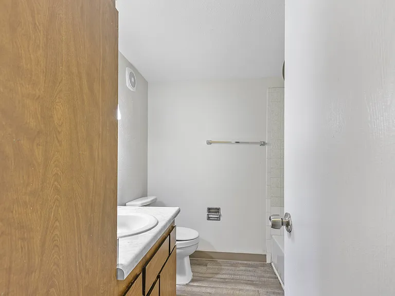 Pinon Place Apartments — Photo 31