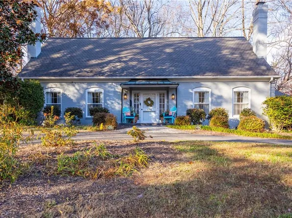 125 Hearthside Dr, Winston Salem, NC 27104