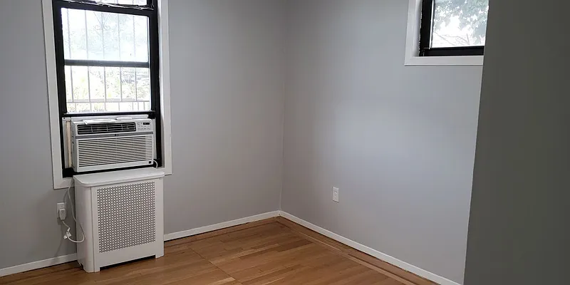 Rented by MCR Realty | media 5