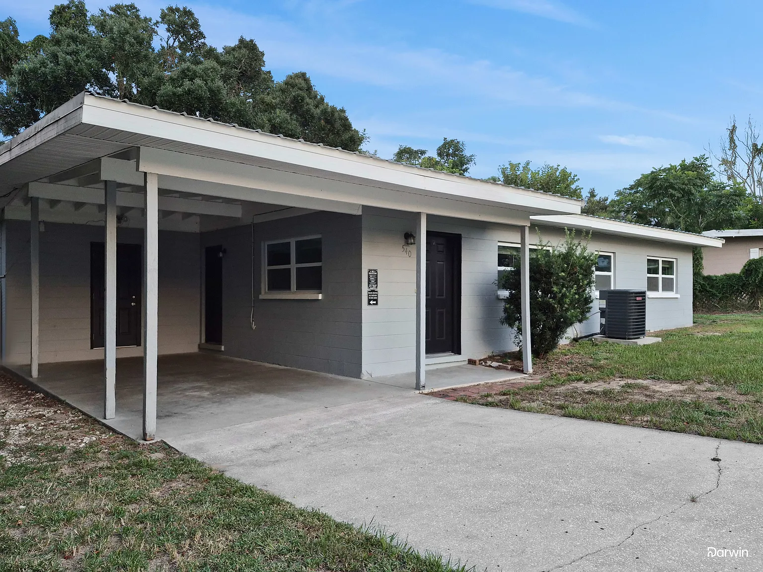 3 bed, 1.0 bath, 960 sqft, $1,520 — Photo 2