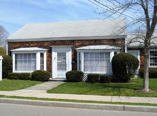 16 Library Ave, Westhampton Beach, NY 11978