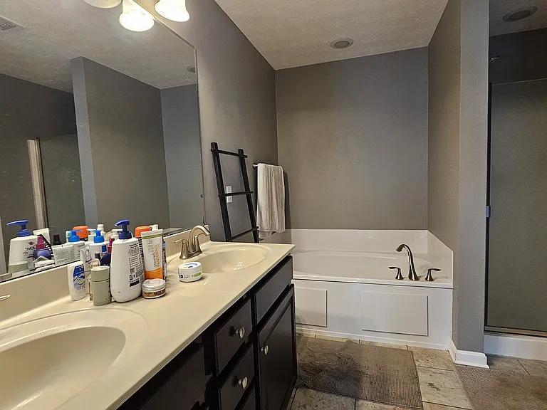 12315 Amber Woods Ct — Photo 14