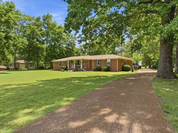 4121 Hunters Point Pike, Lebanon, TN 37087