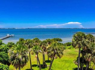 122 N Sewalls Point Rd, Sewalls Point, FL 34996