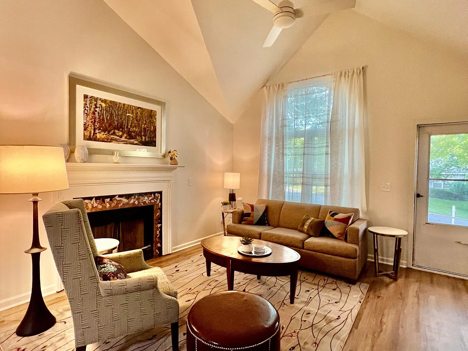 448 Woodland Dr — Photo 4