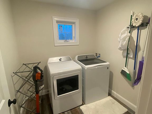 3rd image of 2 Woods Ln