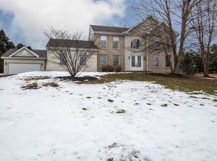 8236 Killarney Aire Rd, Roscoe, IL 61073