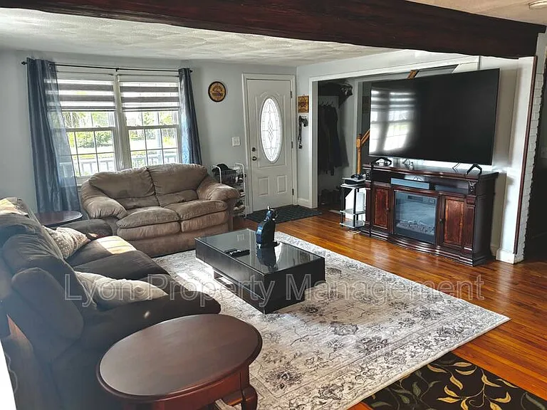 140 Long View Dr — Photo 10