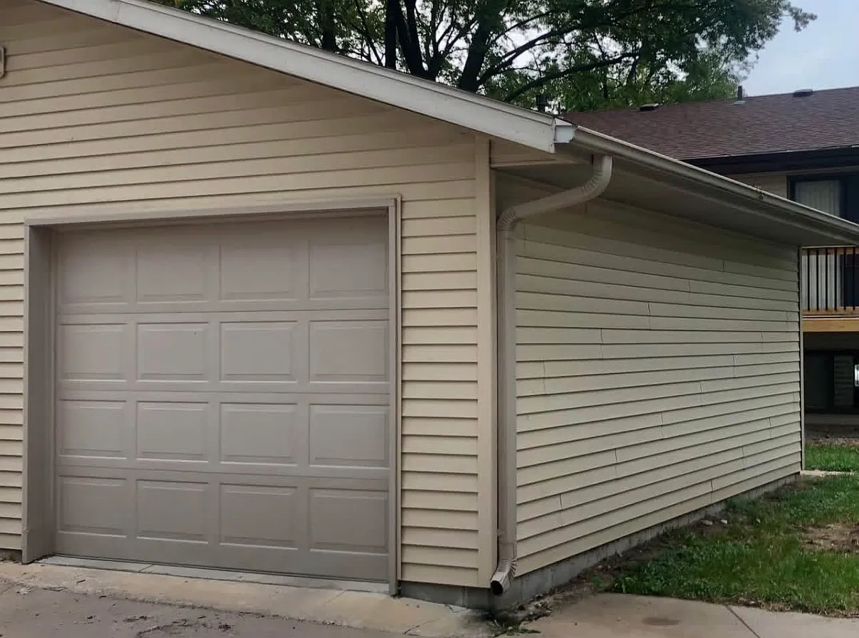 2 bed, $950 — Photo 2