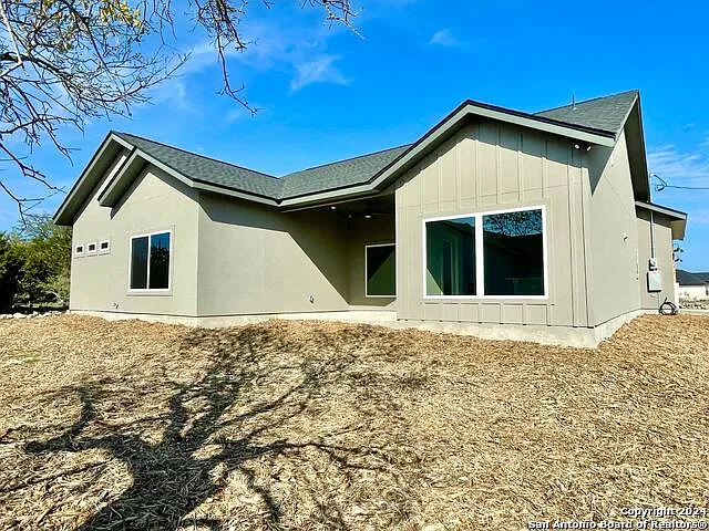 3 bed, 2.5 bath, 1800 sqft, $2,500 — Photo 4
