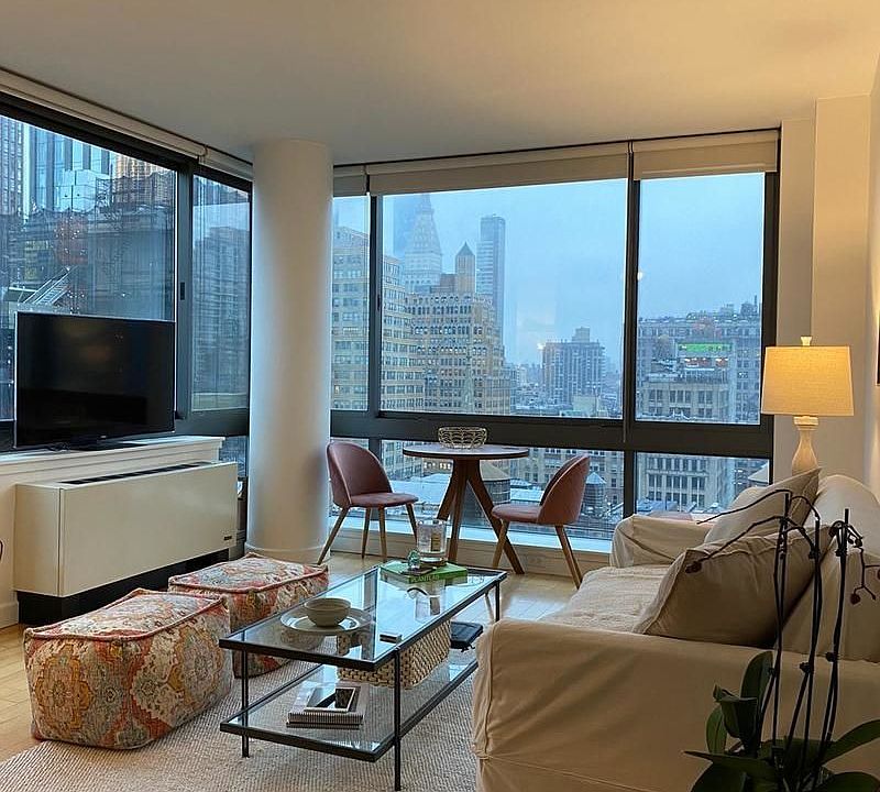 1st image of 9 W 31st St APT 21C