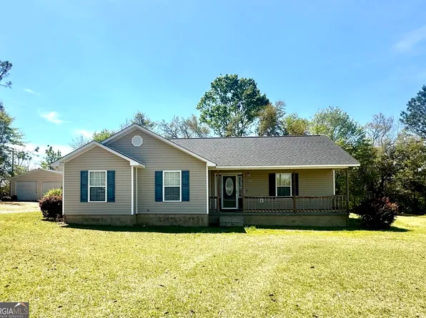 321 Price St, Uvalda, GA 30473