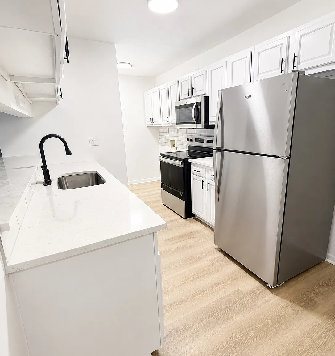 2 bed, 902 sqft, $1,400 — Photo 3