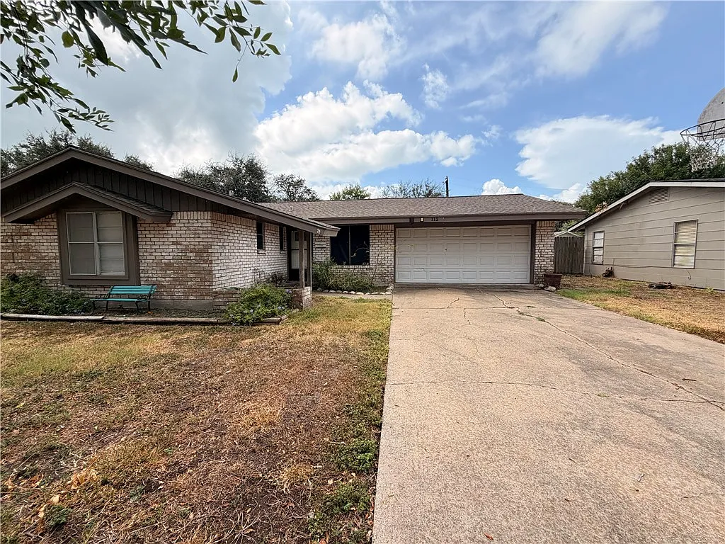 3 bed, 2.0 bath, 1332 sqft, $1,800 — Photo 1