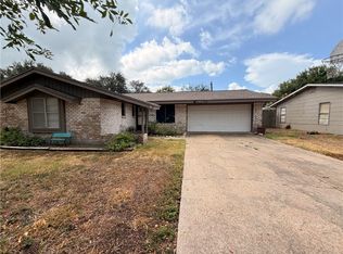 112 Westover Dr, Portland, TX 78374