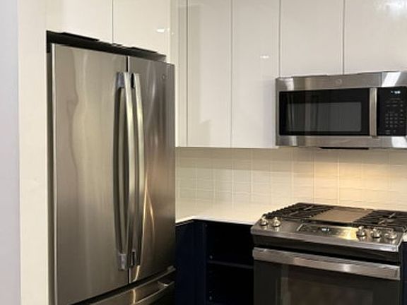 4th image of 656 Saratoga St #208