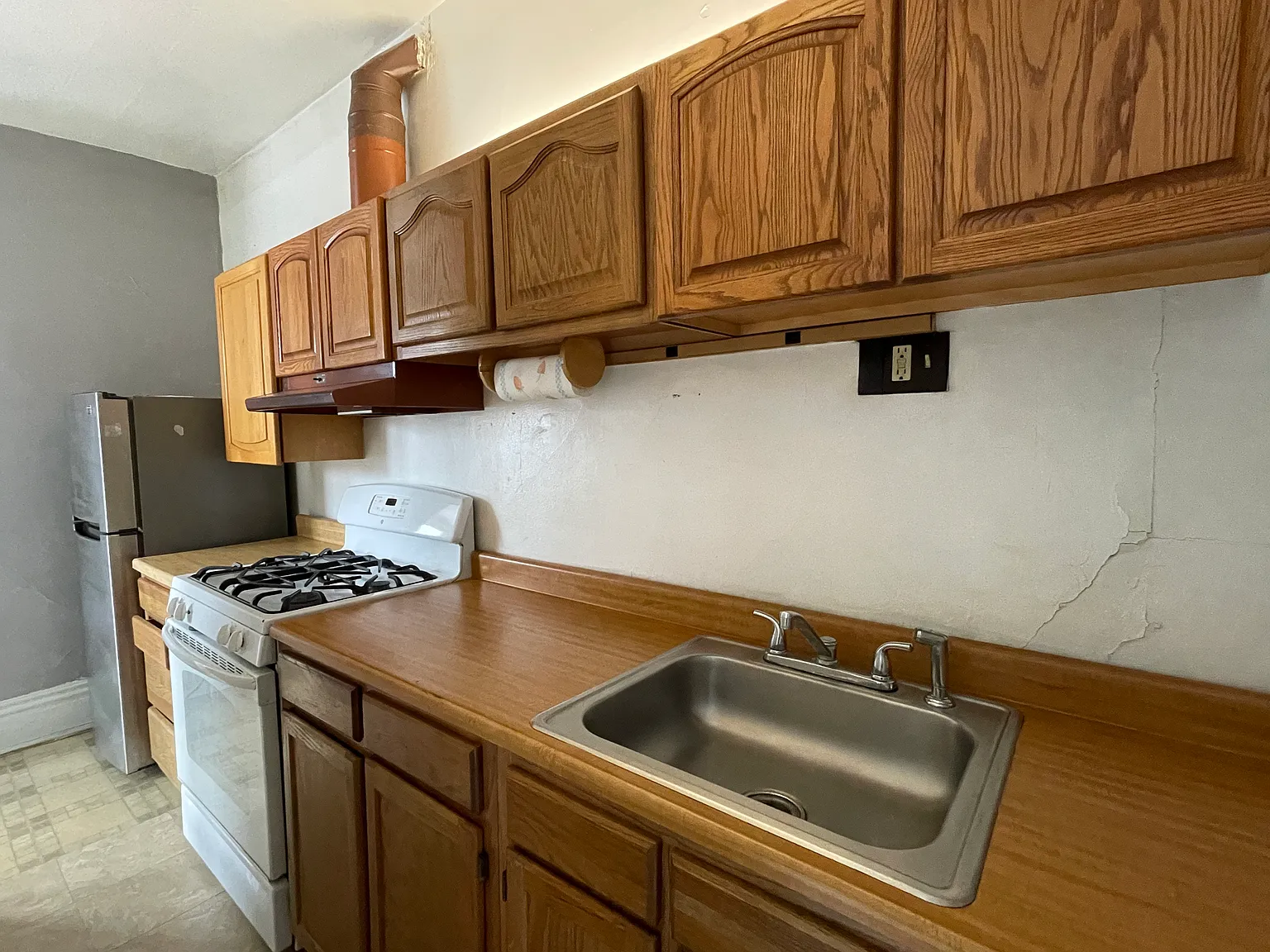 133 2nd St — Photo 3