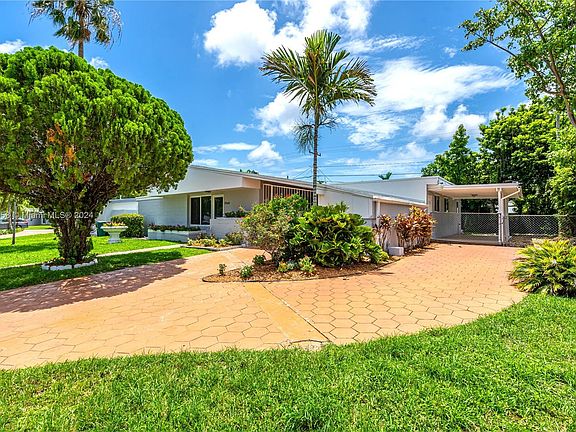 2nd image of 9940 Bahama Dr