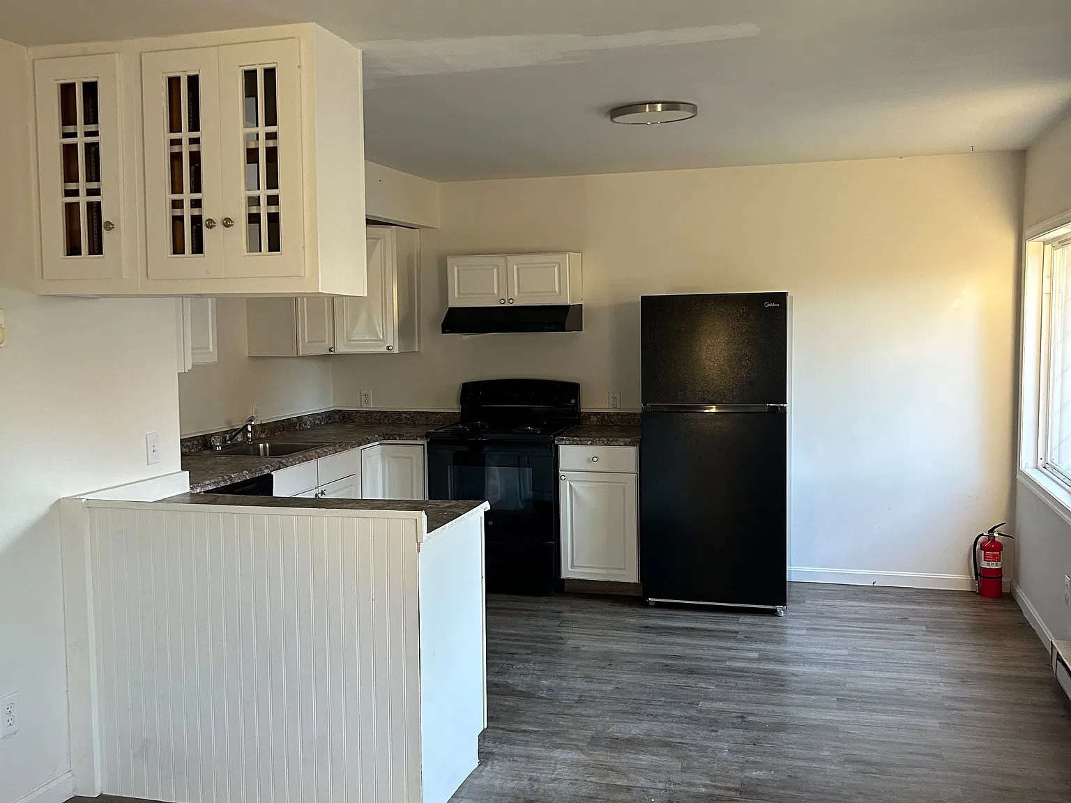2 bed, 984 sqft, $1,750 — Photo 2