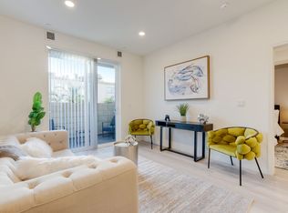 V on Victory Apartments, Van Nuys, CA 91401