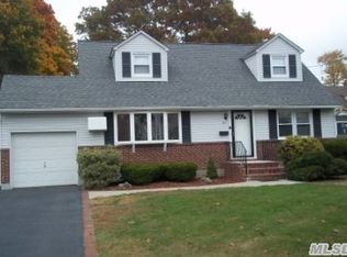 151 Melville Rd, Farmingdale, NY 11735