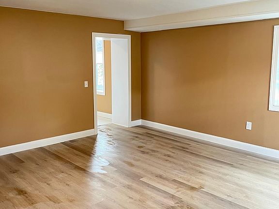 5th image of 100-106 S Courtland St #1